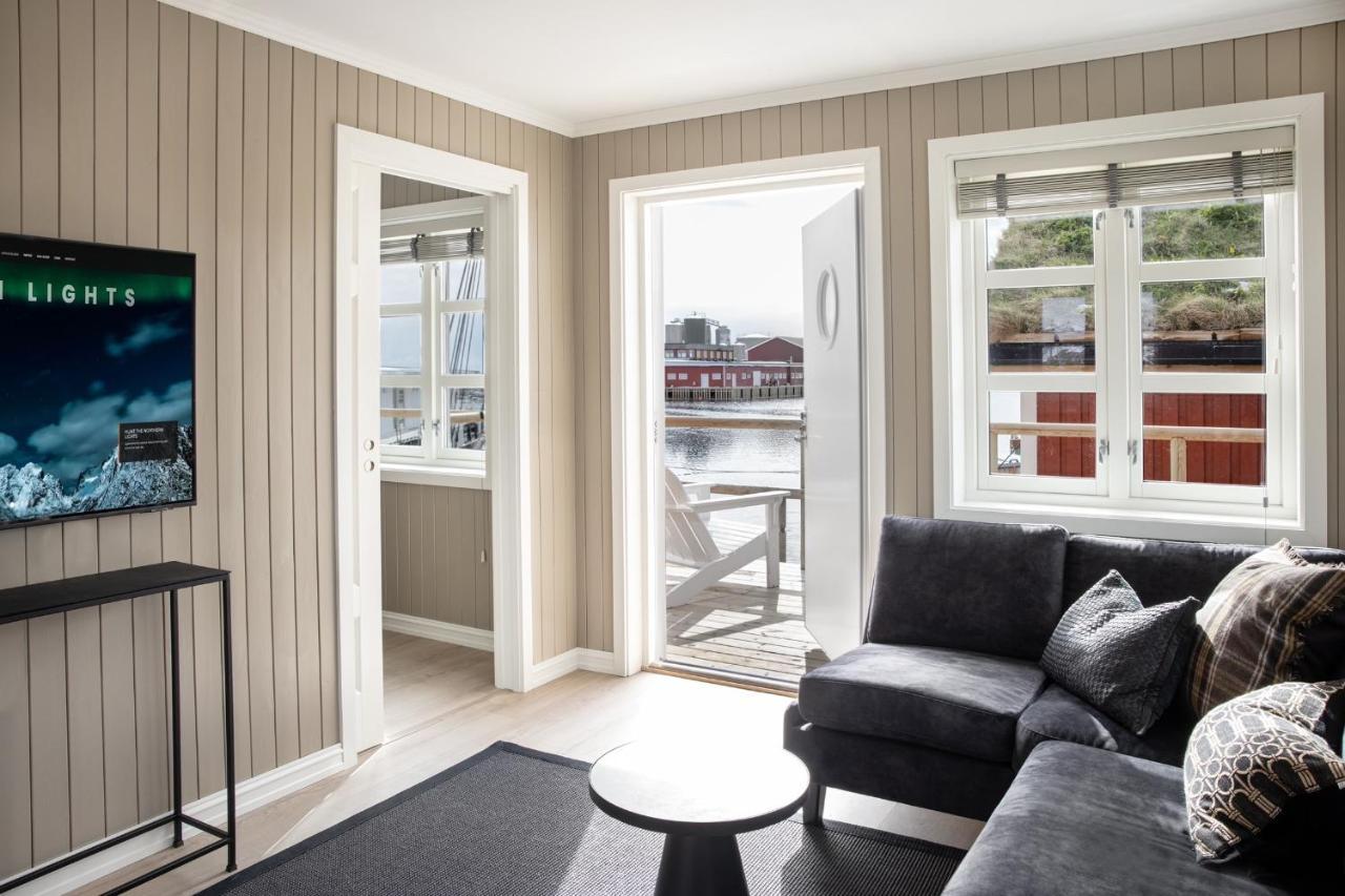 Hotel Solsiden Brygge Rorbuer Ballstad Esterno foto