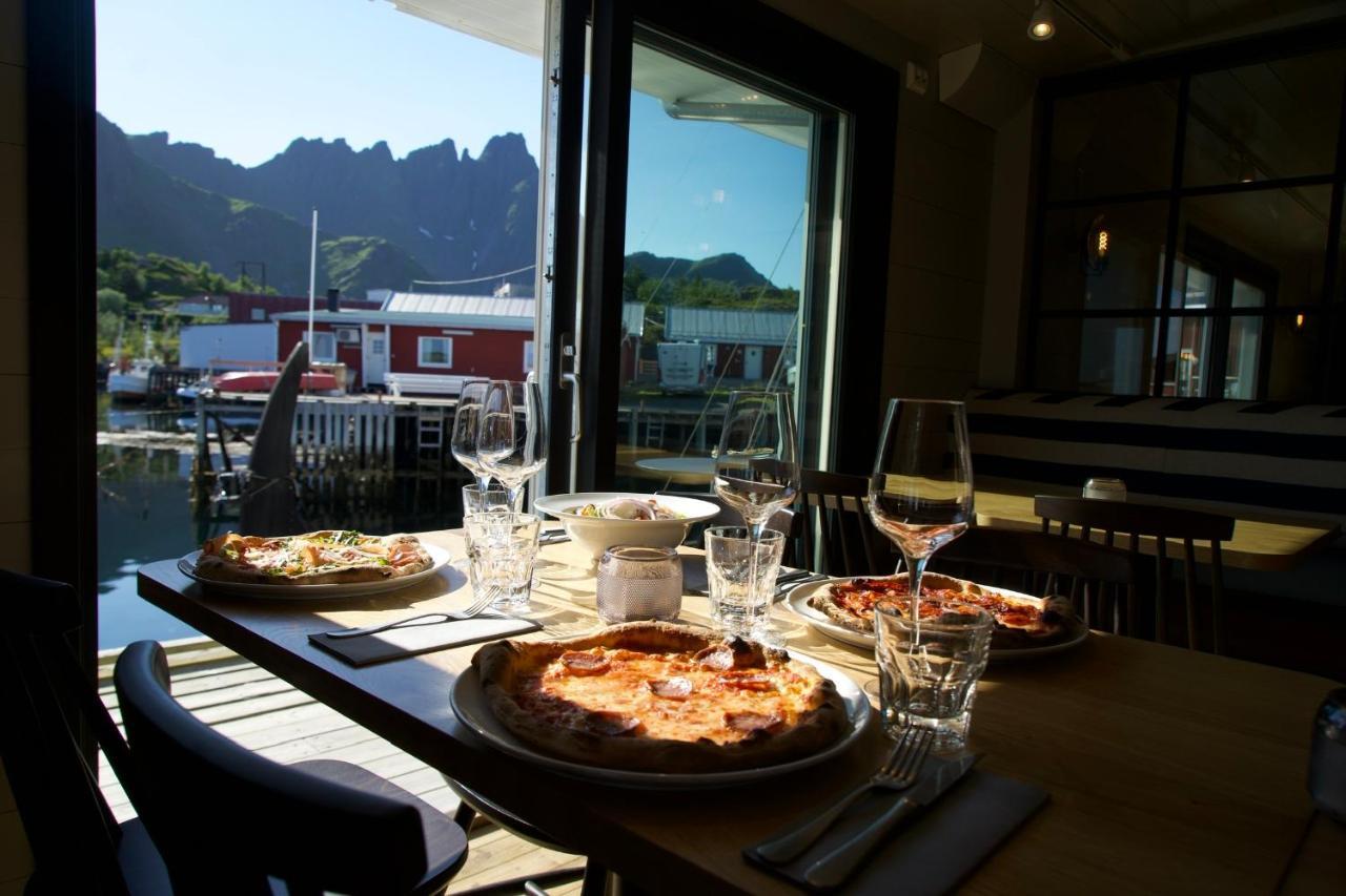 Hotel Solsiden Brygge Rorbuer Ballstad Esterno foto
