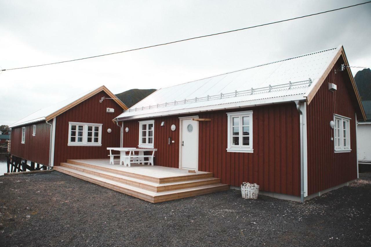 Hotel Solsiden Brygge Rorbuer Ballstad Esterno foto